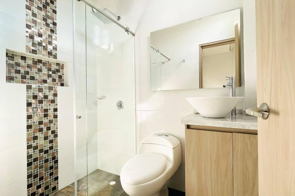 Casa vacacional con piscina privada en Girardot - Casa Tierra Linda