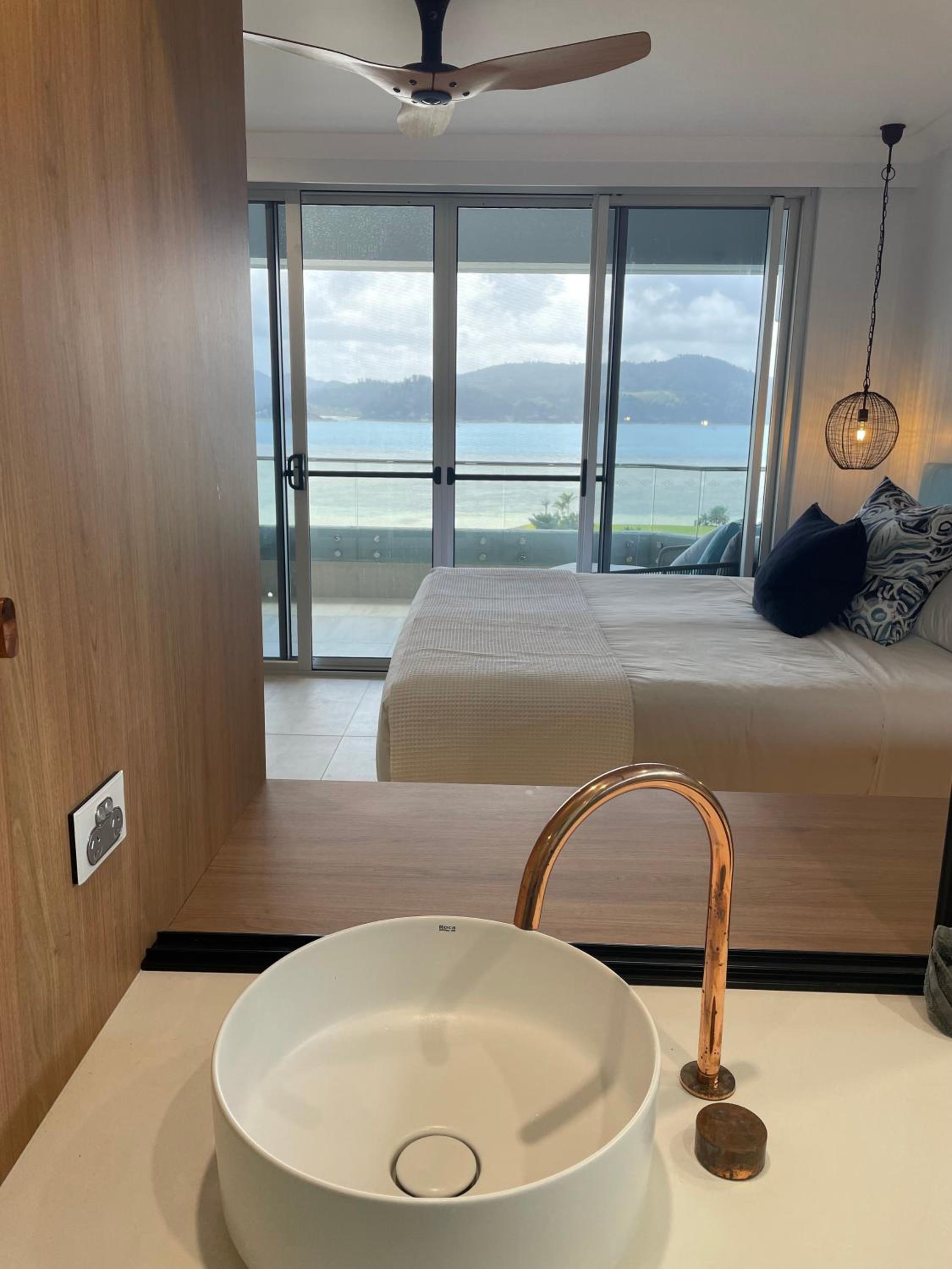 The Elite F208 by HamoRent on Hamilton Island view 5