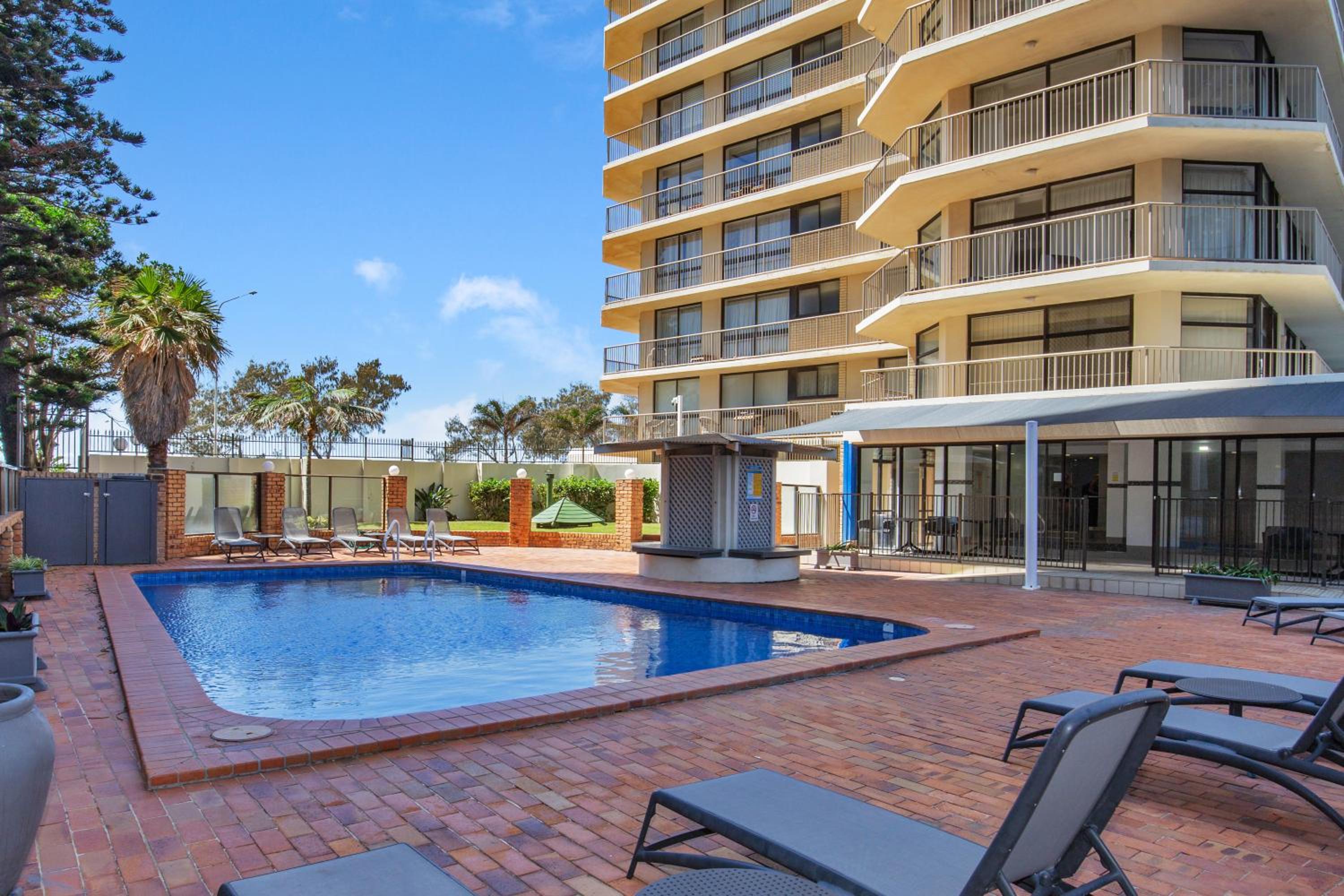 Beachfront & City View, Huge 2 Bedroom Apartment, Imperial Surf Resort
