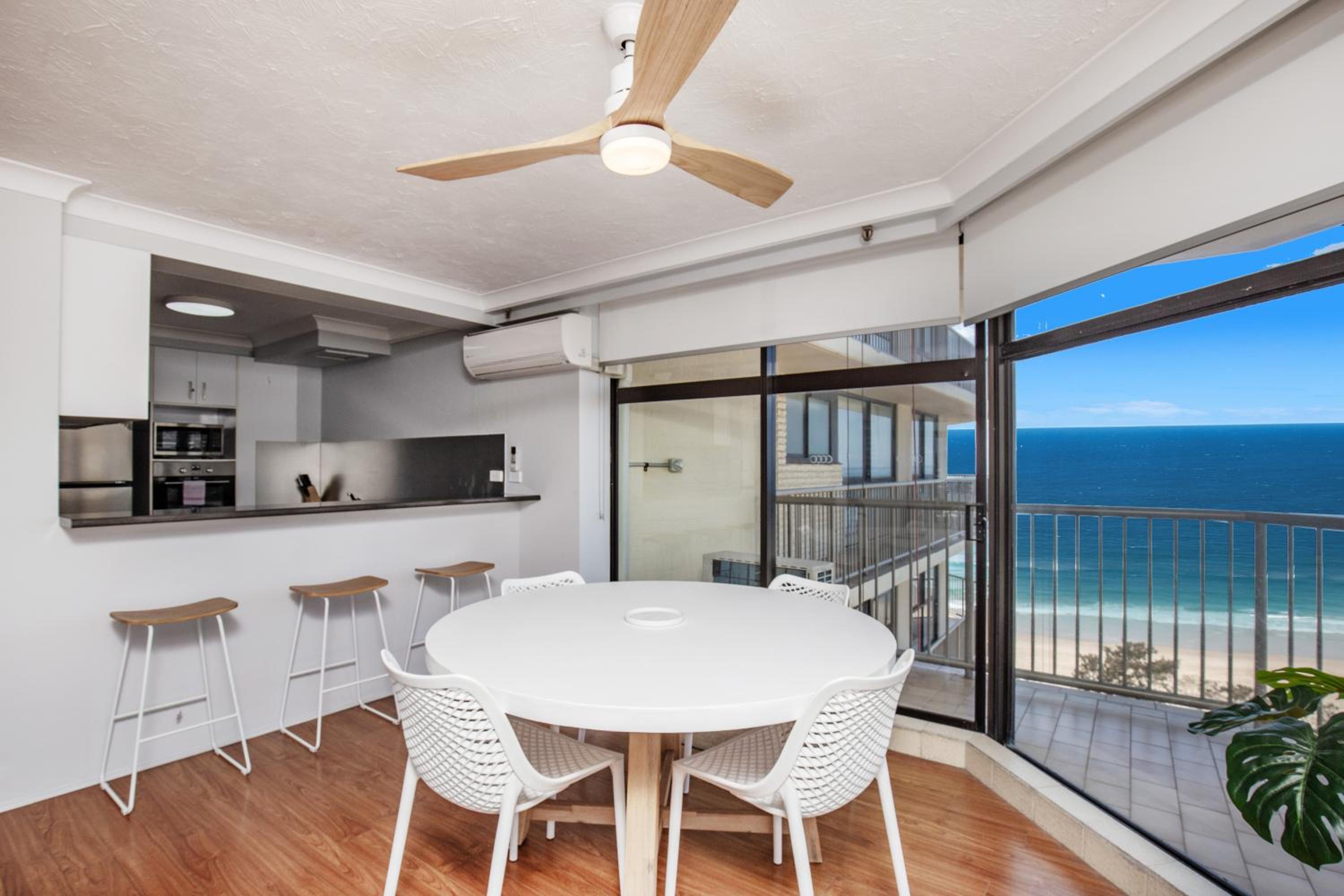 Beachfront & City View, Huge 2 Bedroom Apartment, Imperial Surf Resort