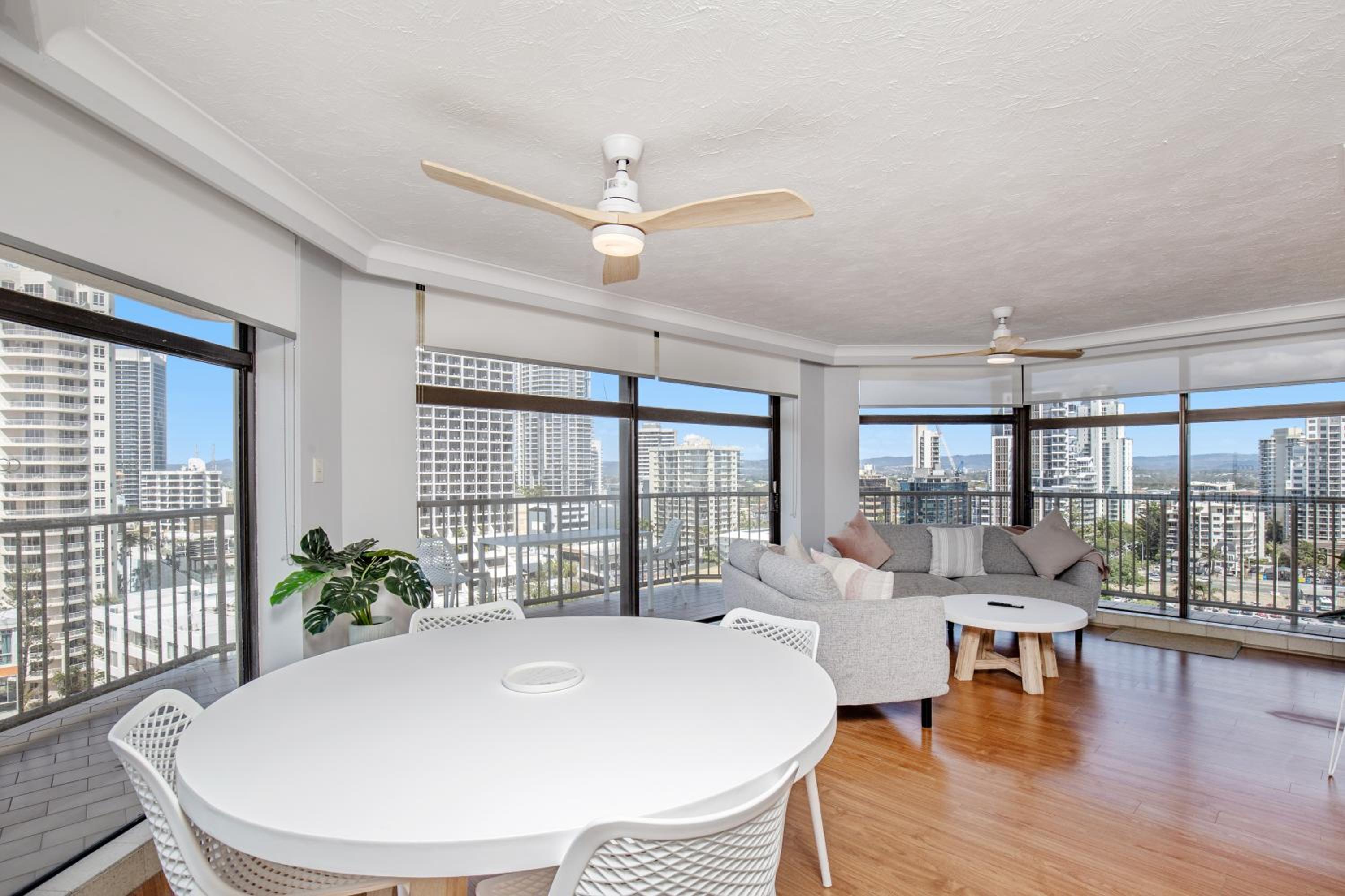 Beachfront & City View, Huge 2 Bedroom Apartment, Imperial Surf Resort