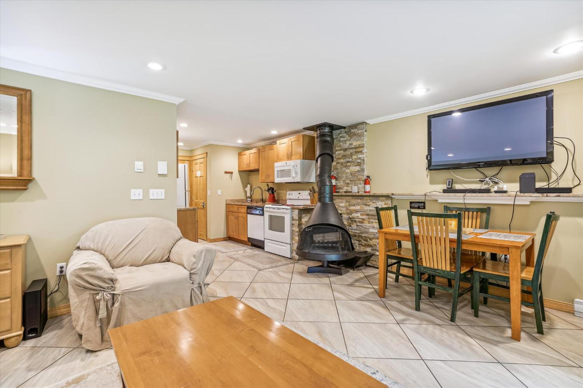 One Bedroom Edgemont Condo A1 Near Base Ski Back view 5