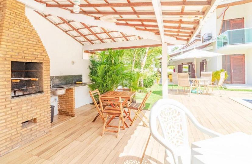 Guarajuba - casa em condomínio corais a 200 metros da praia