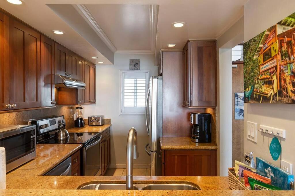 Menehune Shores 218- Updated Prime Oceanfront 3 bedroom at Menehune Shores view 3