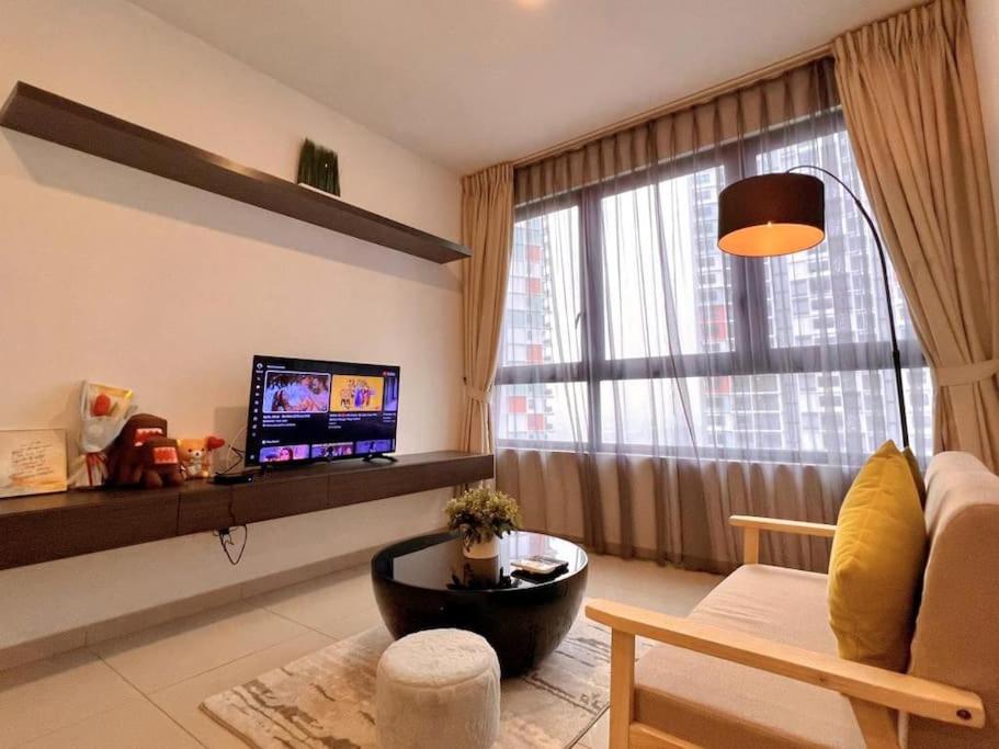 2BR with Free Parking, Near Central I-City, Theme Park, SOGO & iCCC