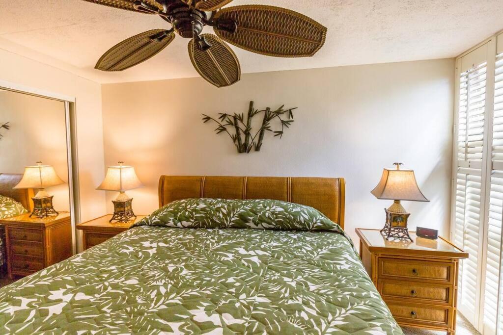 Kaleialoha 413- Remodeled Top floor and direct oceanfront views view 5