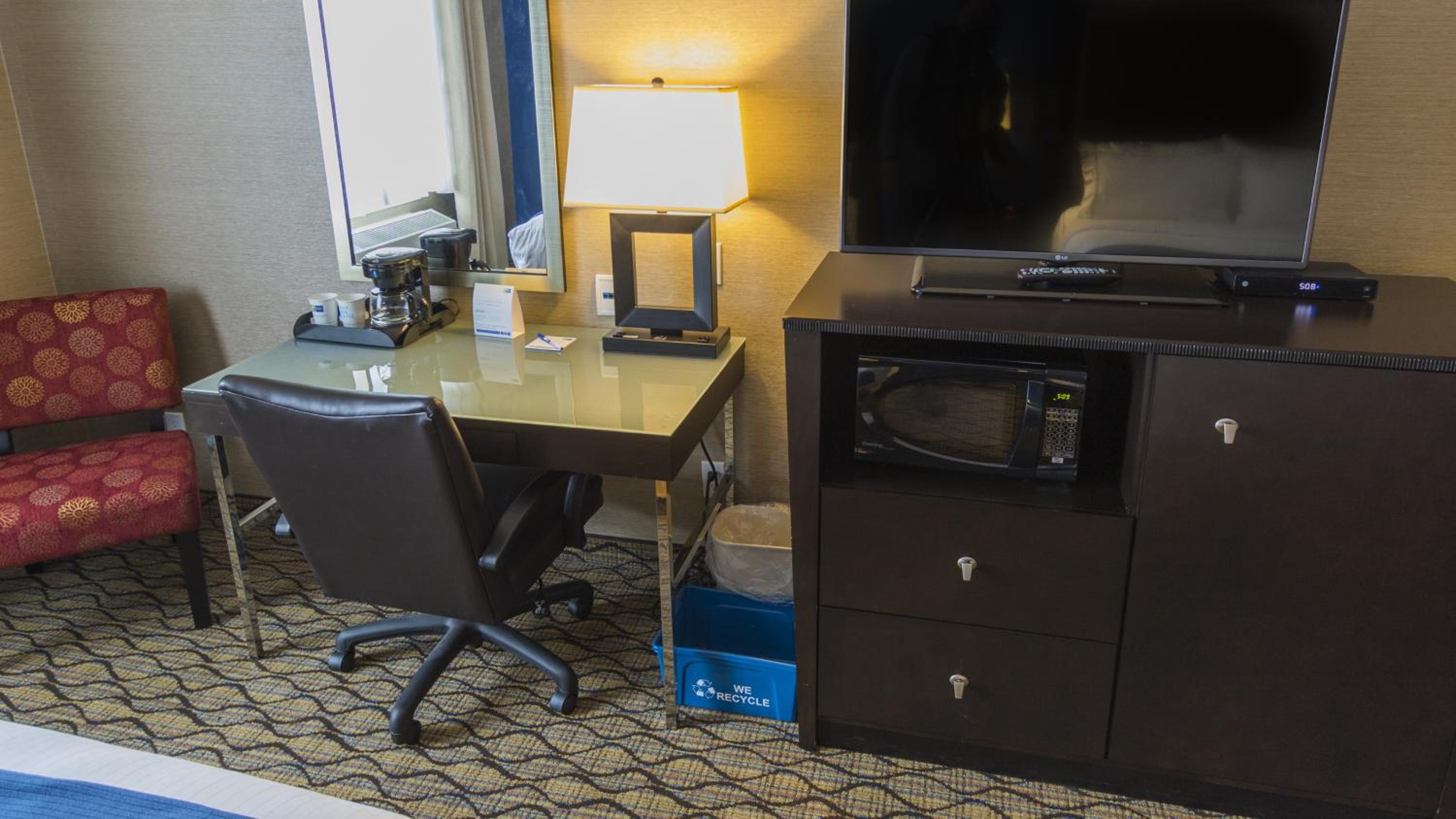 Thunder Bay Vacations - Holiday Inn Express Thunder Bay, an IHG Hotel - Property Image 10