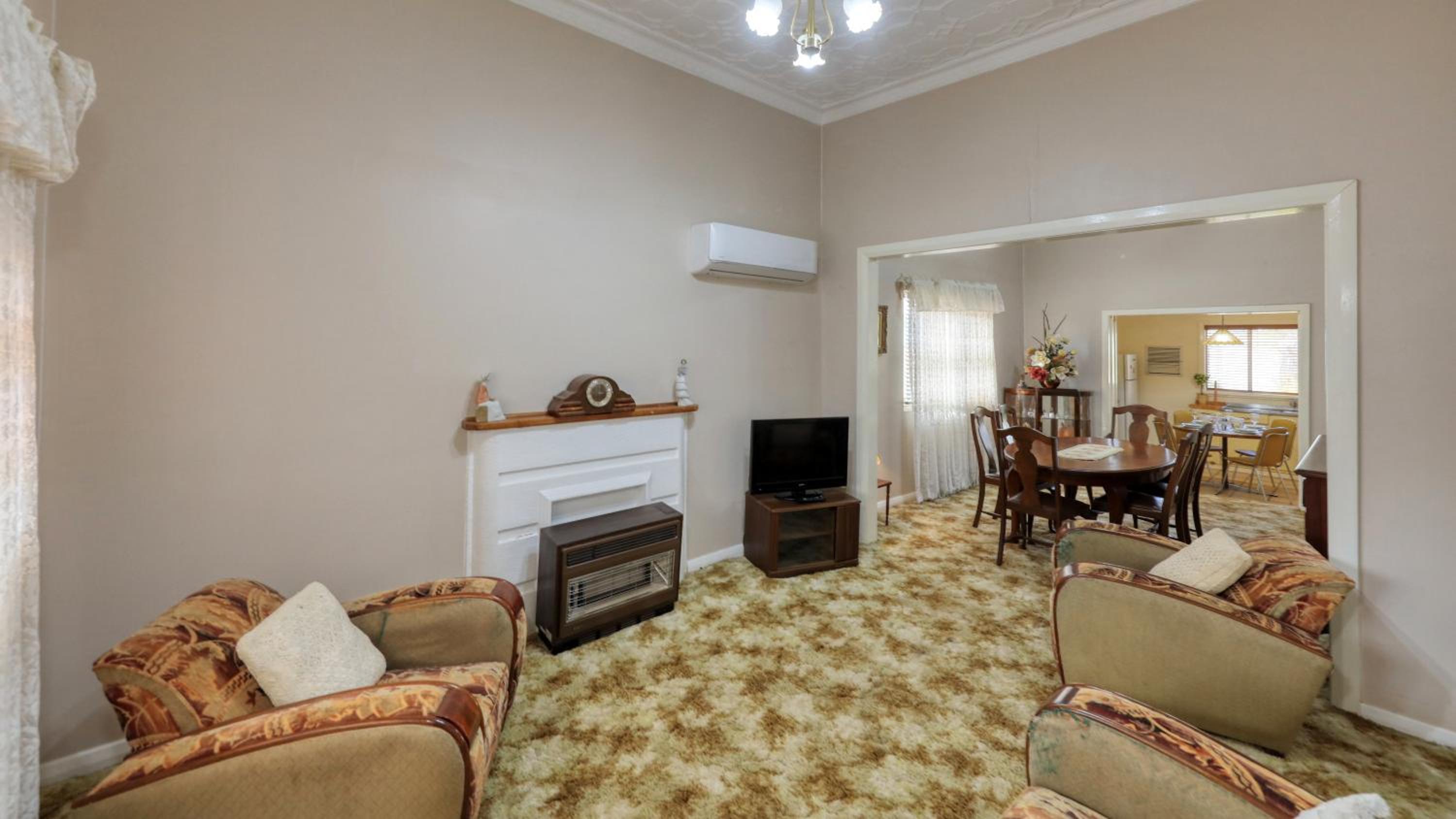 Charles Rasp Motor Inn & Cottages