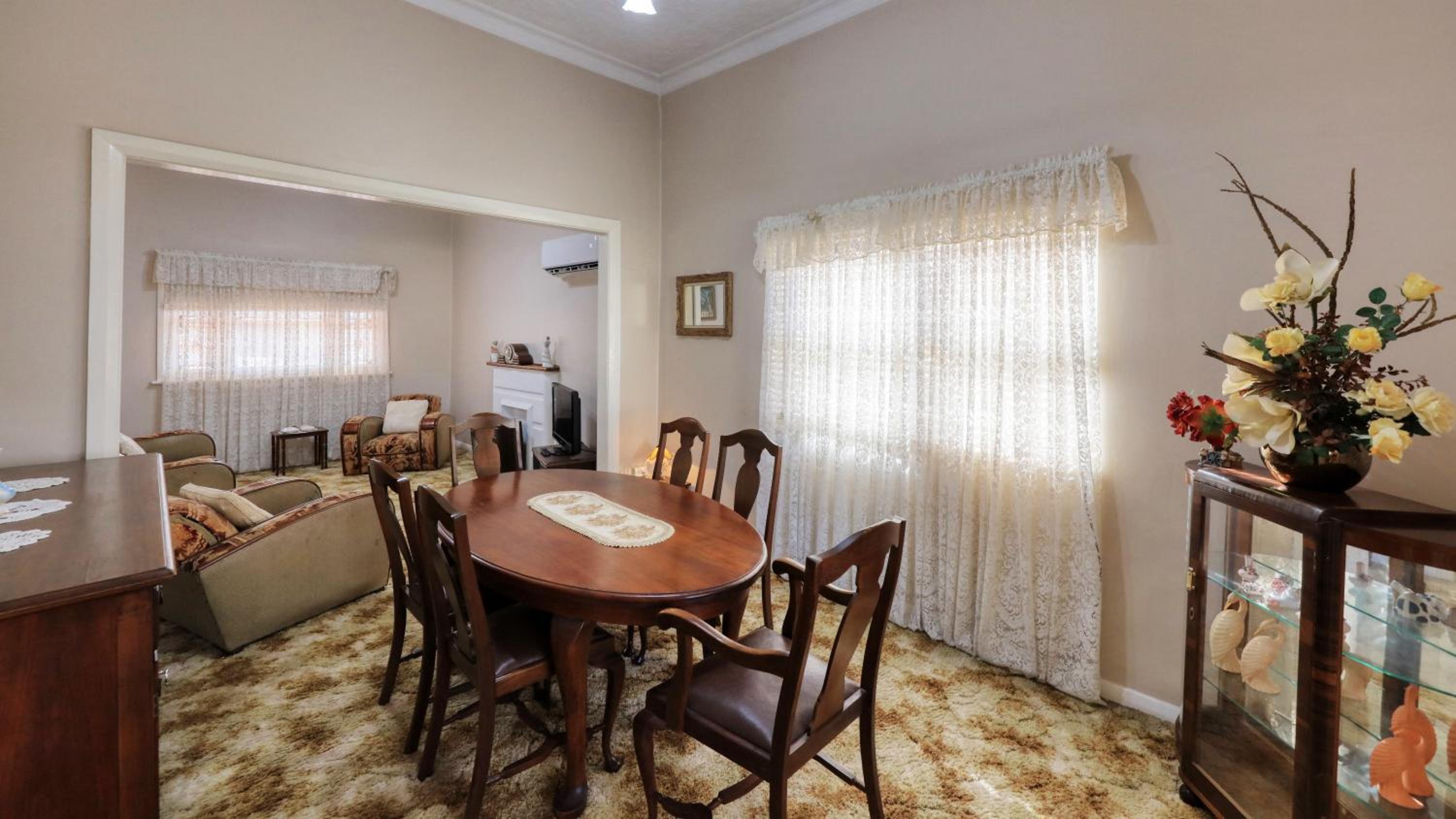 Charles Rasp Motor Inn & Cottages