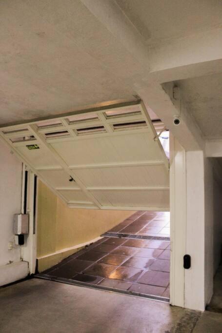 Apê 2 quartos à 20m da Rua Coberta de Gramado