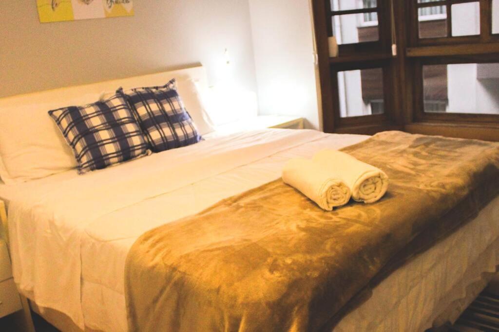 Apê 2 quartos à 20m da Rua Coberta de Gramado
