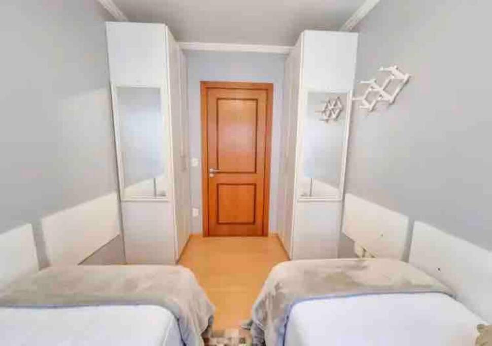 Apê 2 quartos à 20m da Rua Coberta de Gramado