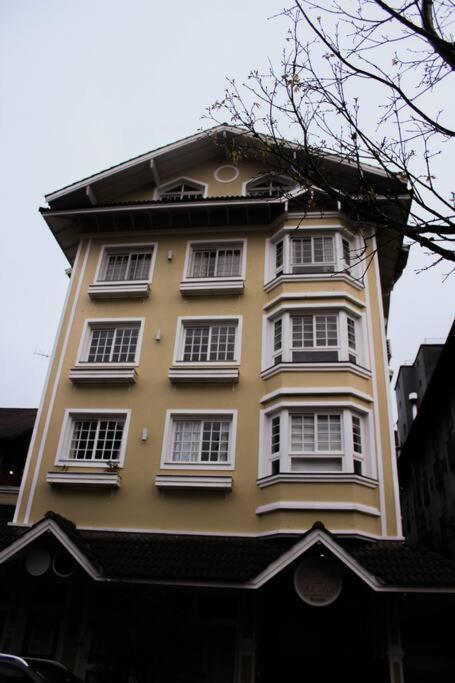 Apê 2 quartos à 20m da Rua Coberta de Gramado