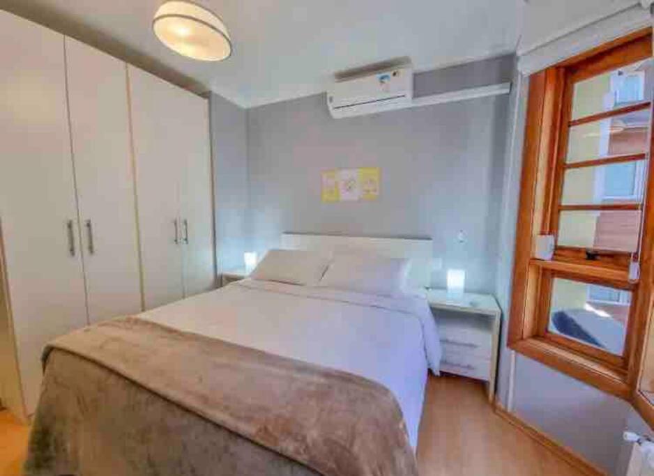 Apê 2 quartos à 20m da Rua Coberta de Gramado