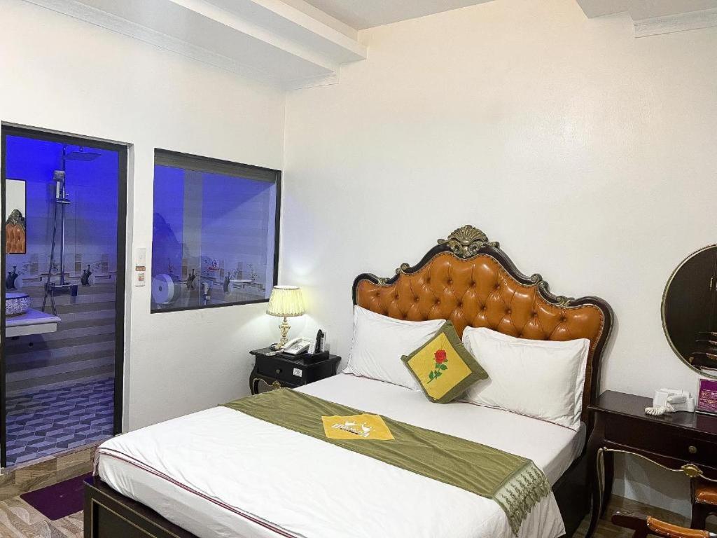 Hoàng gia Hotel - Đông Trù HN - by BAY LUXURY
