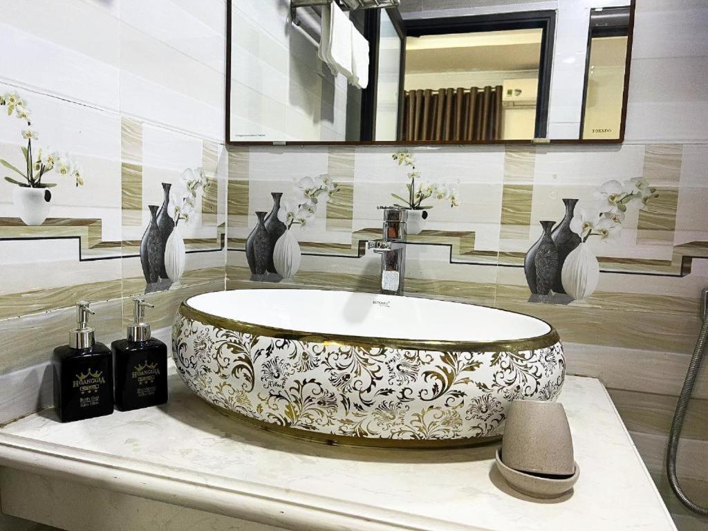 Hoàng gia Hotel - Đông Trù HN - by BAY LUXURY