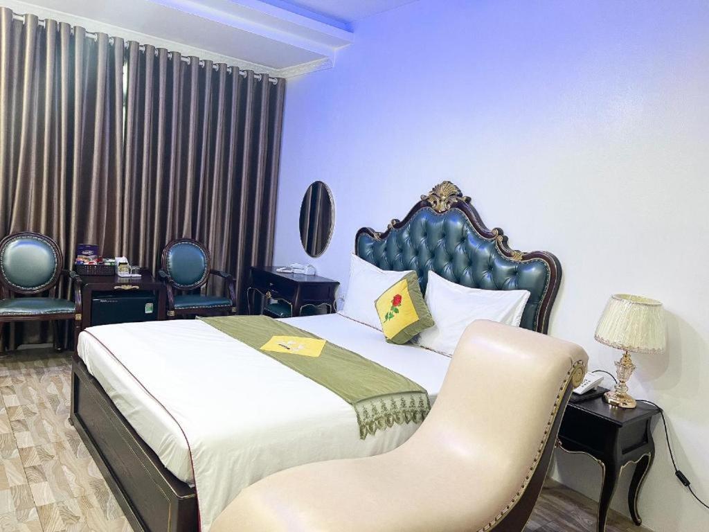 Hoàng gia Hotel - Đông Trù HN - by BAY LUXURY