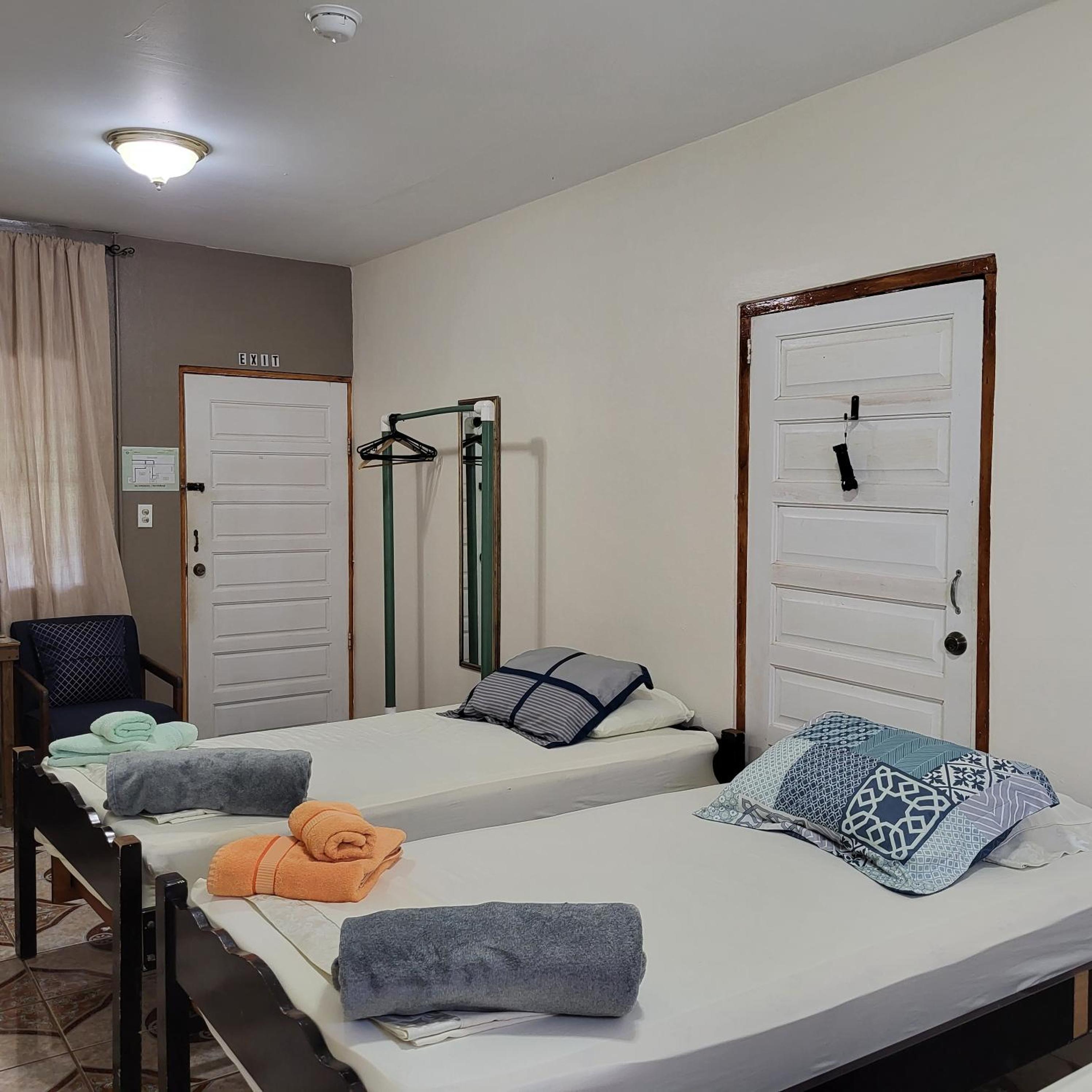 Hacienda Tropical Guest House