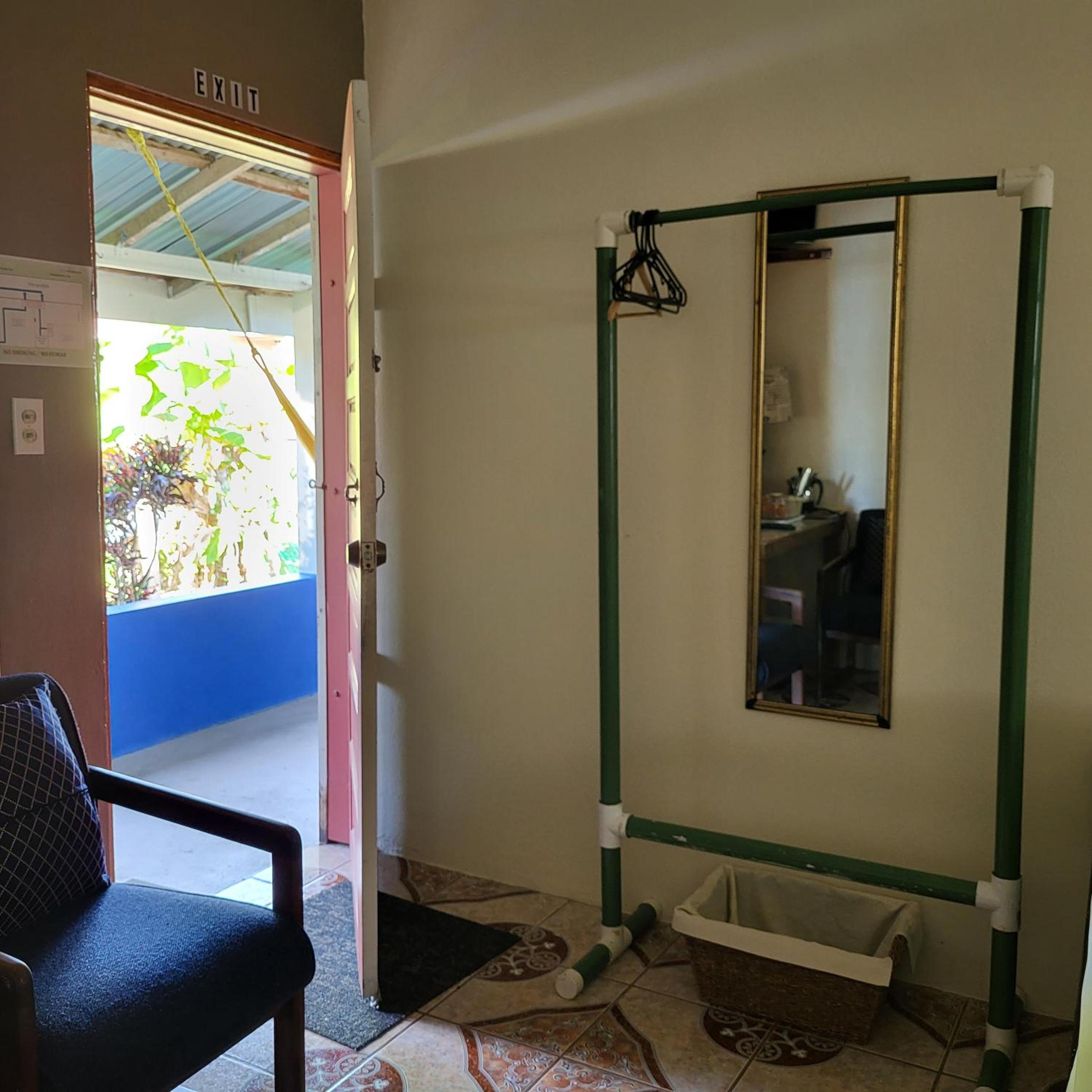 Hacienda Tropical Guest House