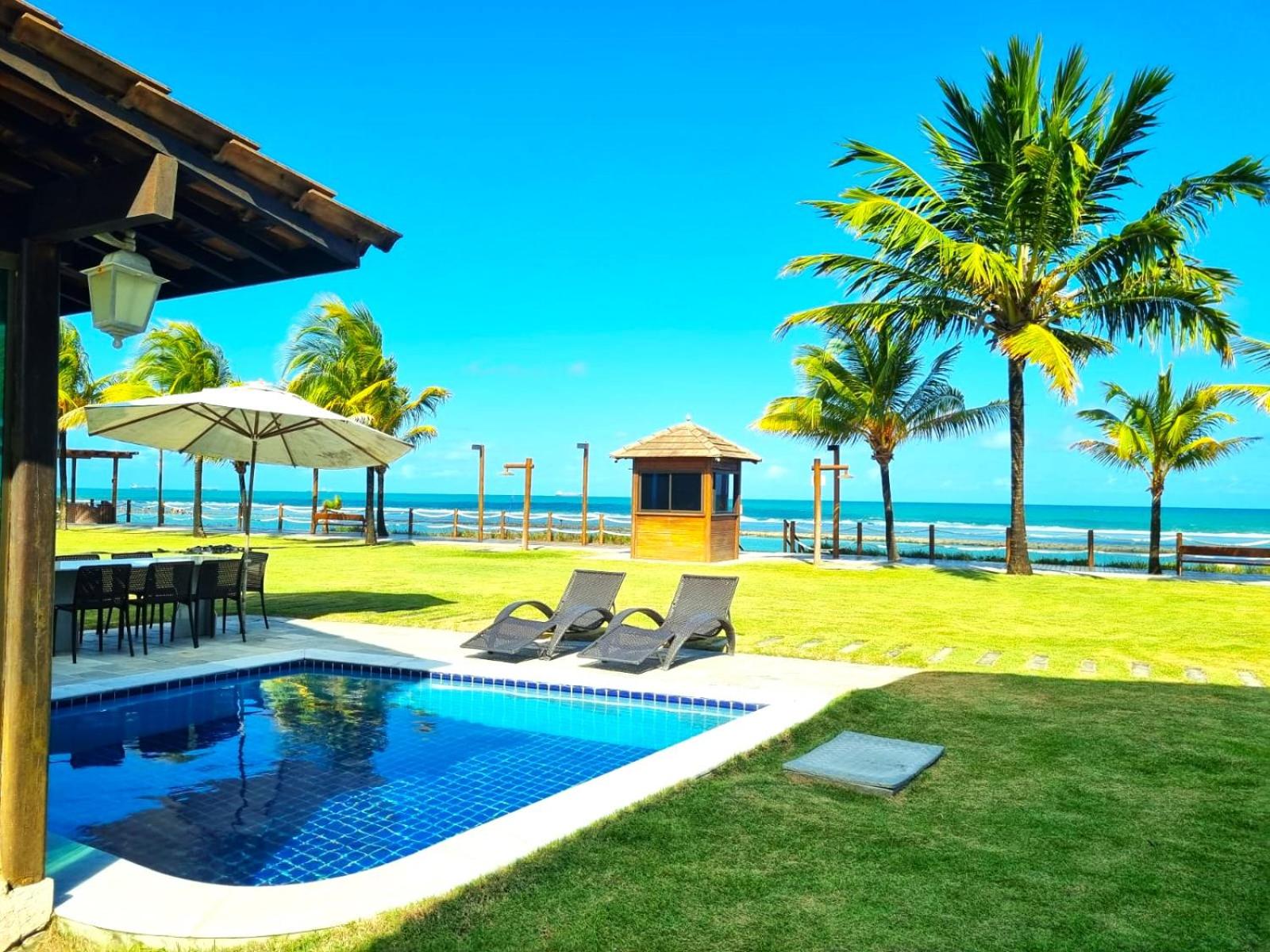 Casa à beira-mar 23 - Pé na Areia, Tipo Bangalô, Piscina Privativa, Muro Alto, Porto de Galinhas, PE
