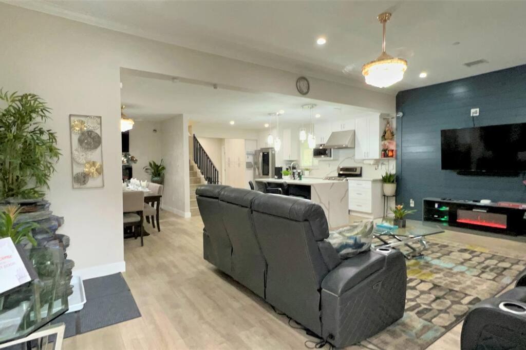 LA Home - FIFA Soccer, NBA Games, Universal Studios