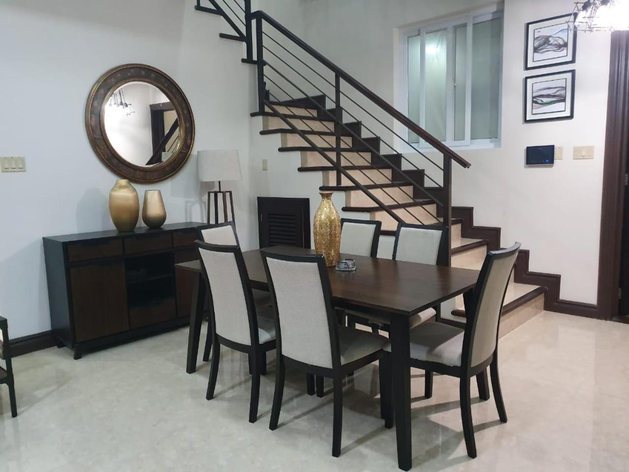 lovely gated 3 BEDROOM view 4