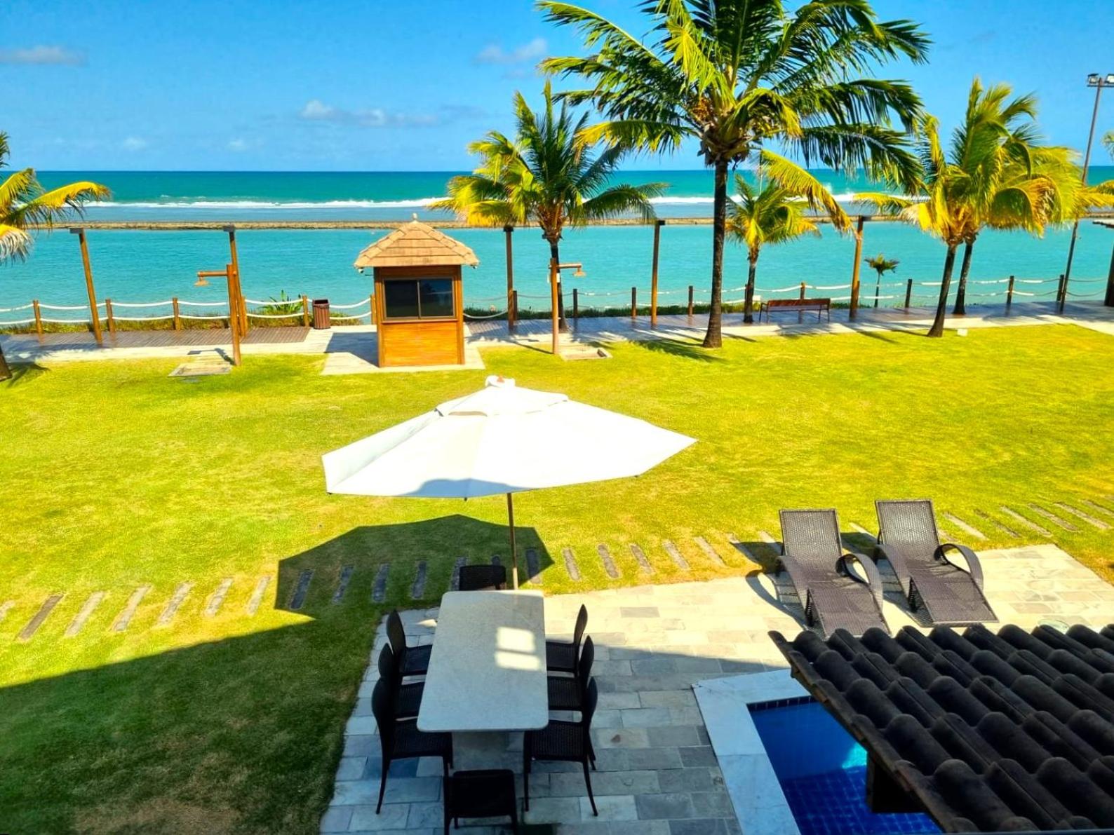 Casa à beira-mar 23 - Pé na Areia, Tipo Bangalô, Piscina Privativa, Muro Alto, Porto de Galinhas, PE