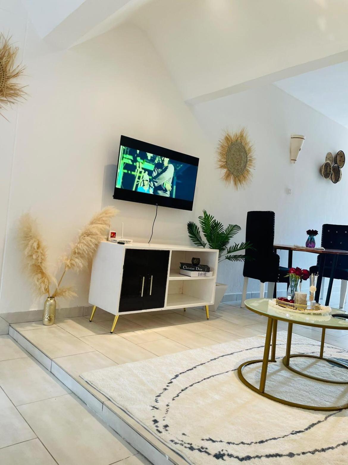 Slique Apartment