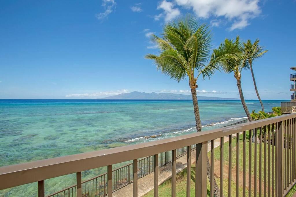 Hale Ono Loa 403- Top floor, Ocean view, & complete modern remodel view 4