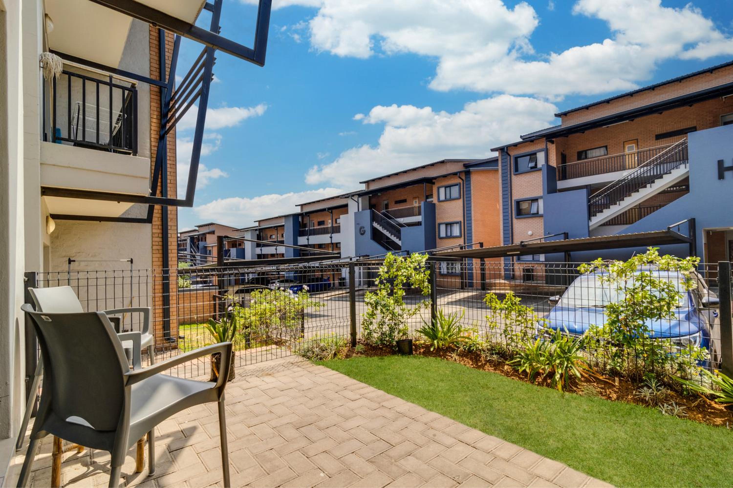 GroundEazy beside Mall of Africa