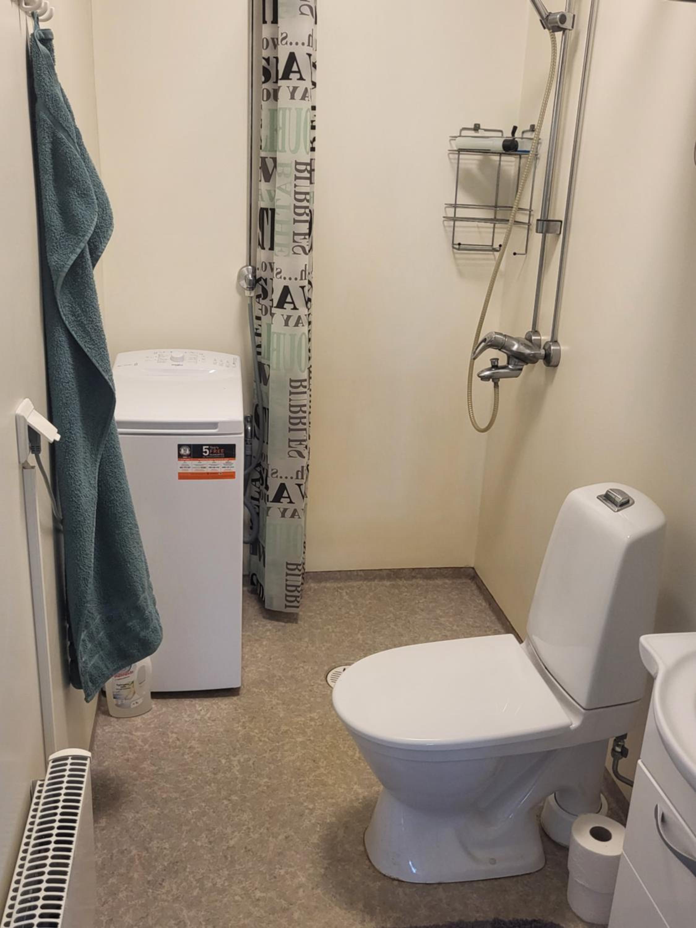 Studio with kitchen, great location