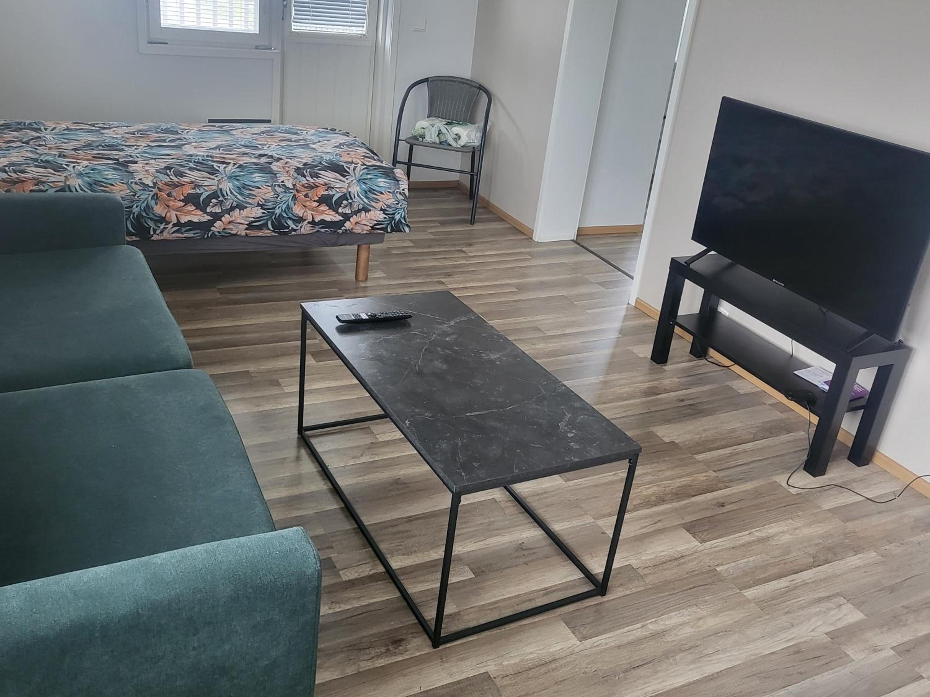 Studio with kitchen, great location