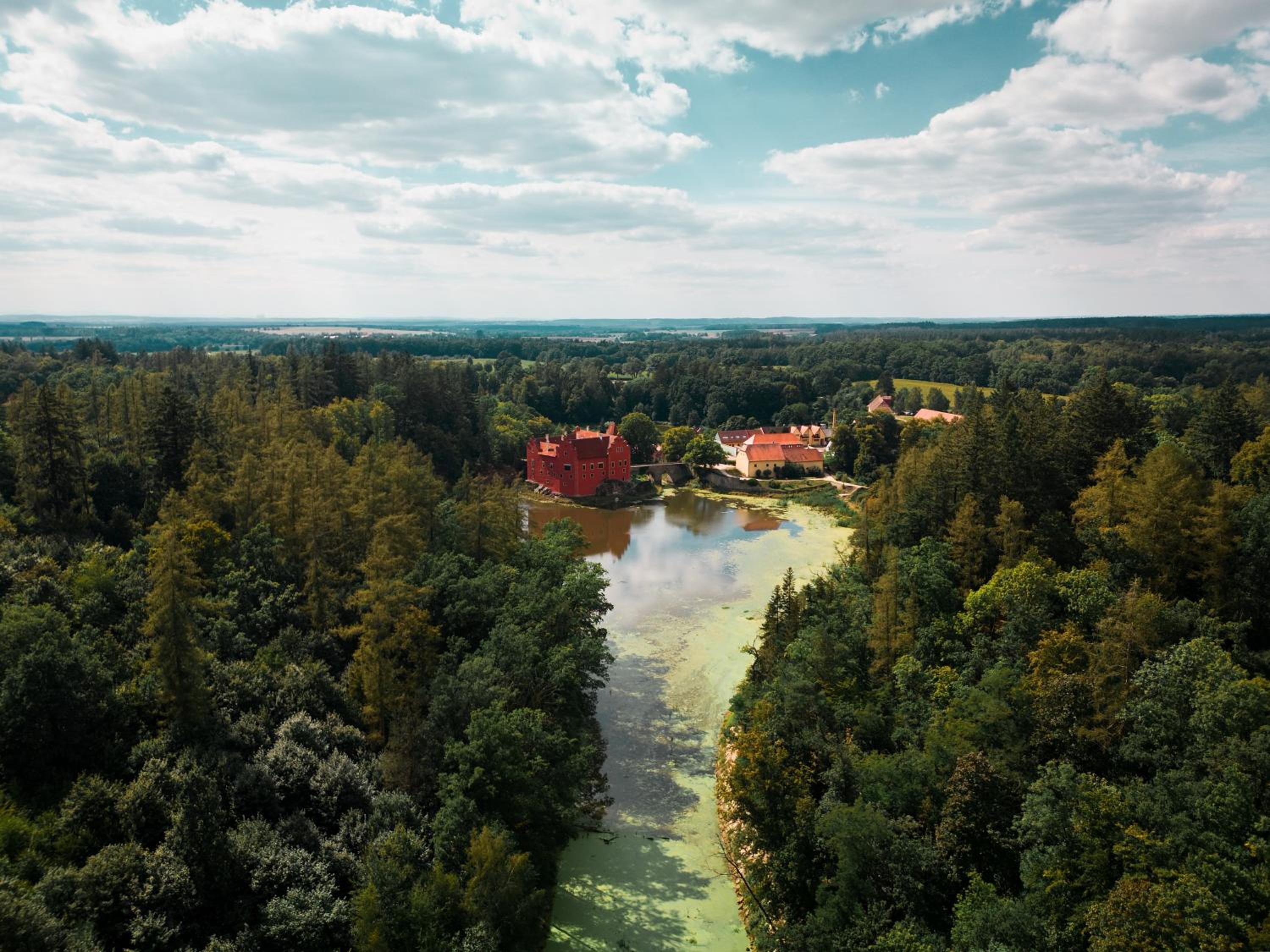 Penzion a restaurace Zlatovláska u zámku Červená Lhota