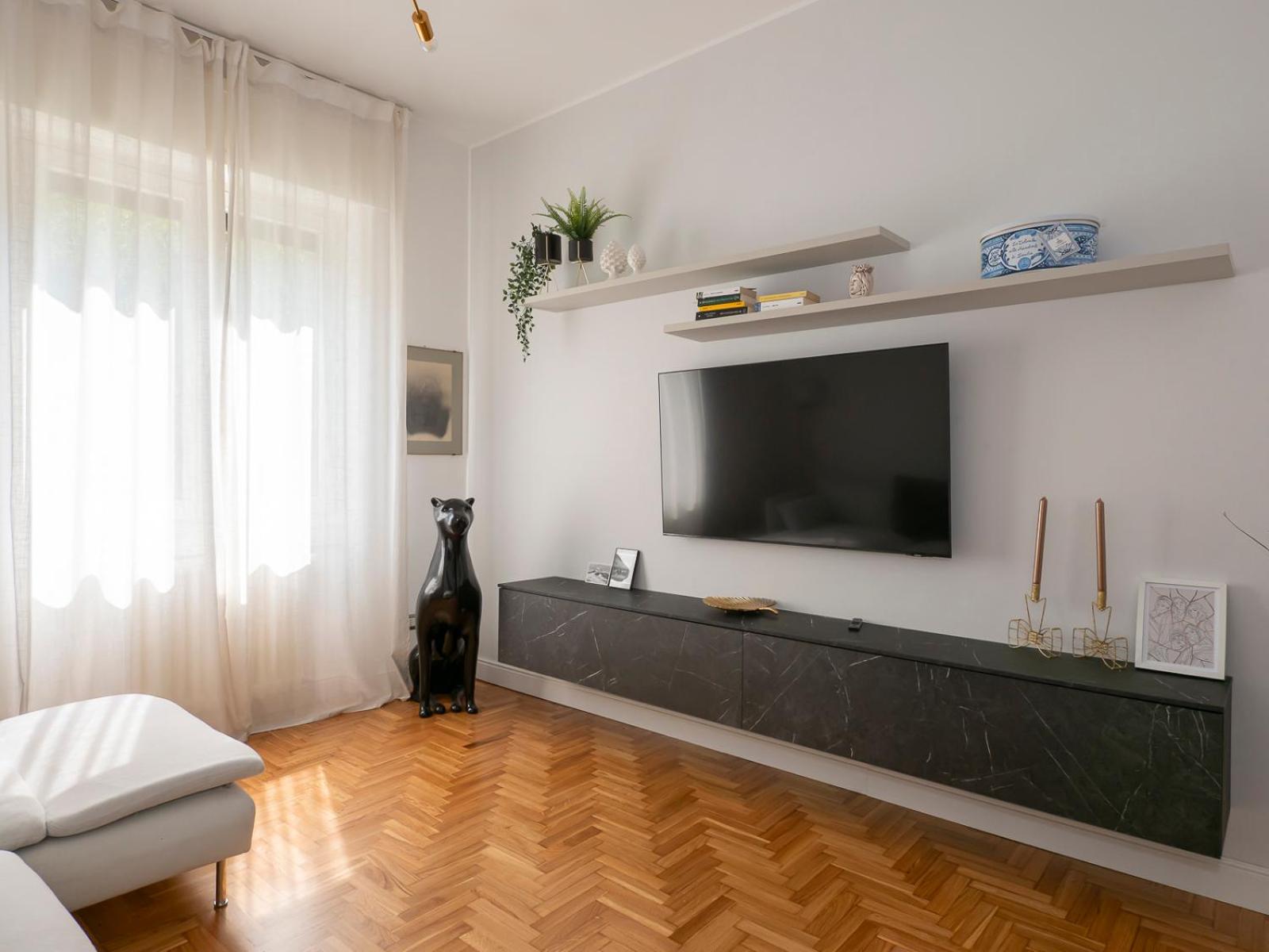 Big apartment close to Bocconi / Humanitas / IEO