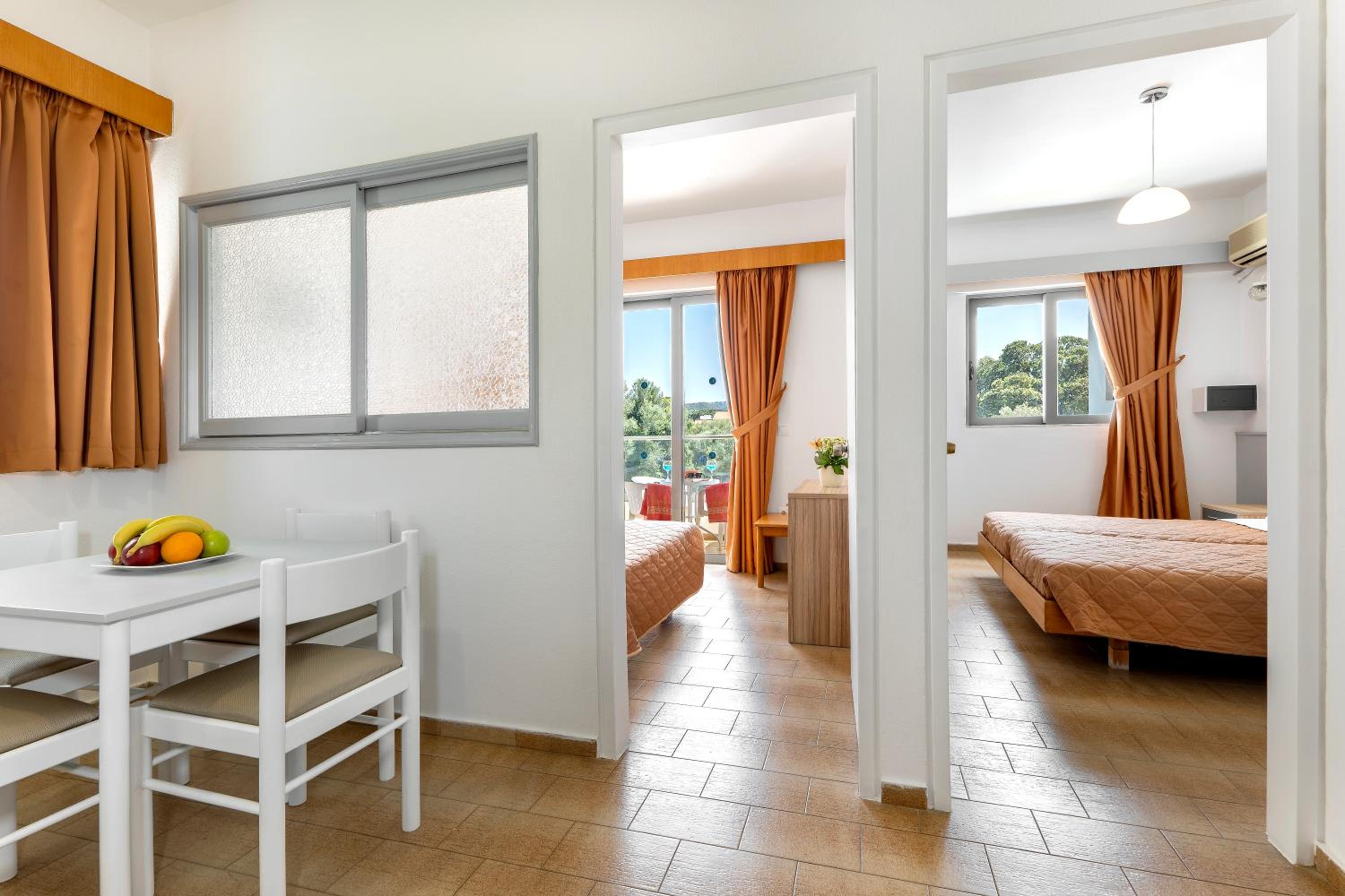 Anixis Hotel & Apartments
