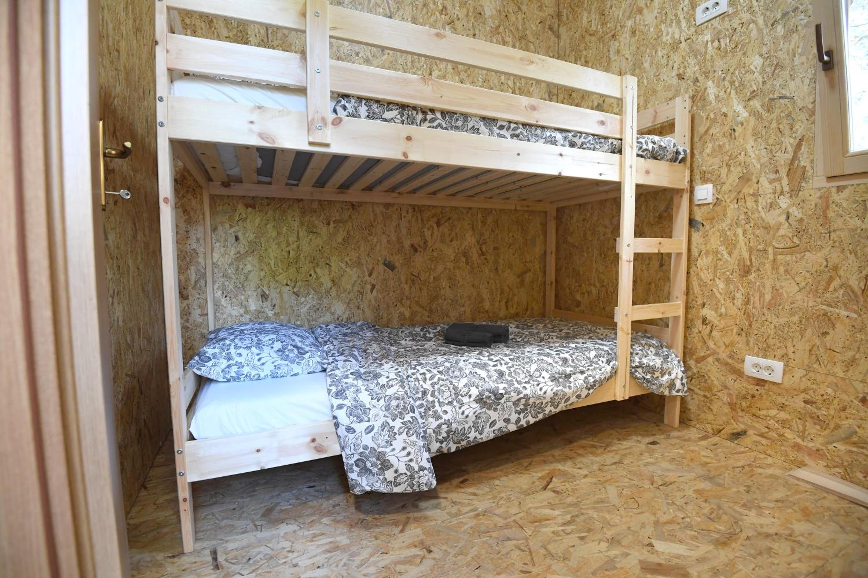 TreeHouses Ljubač Glamping Robinson view 4