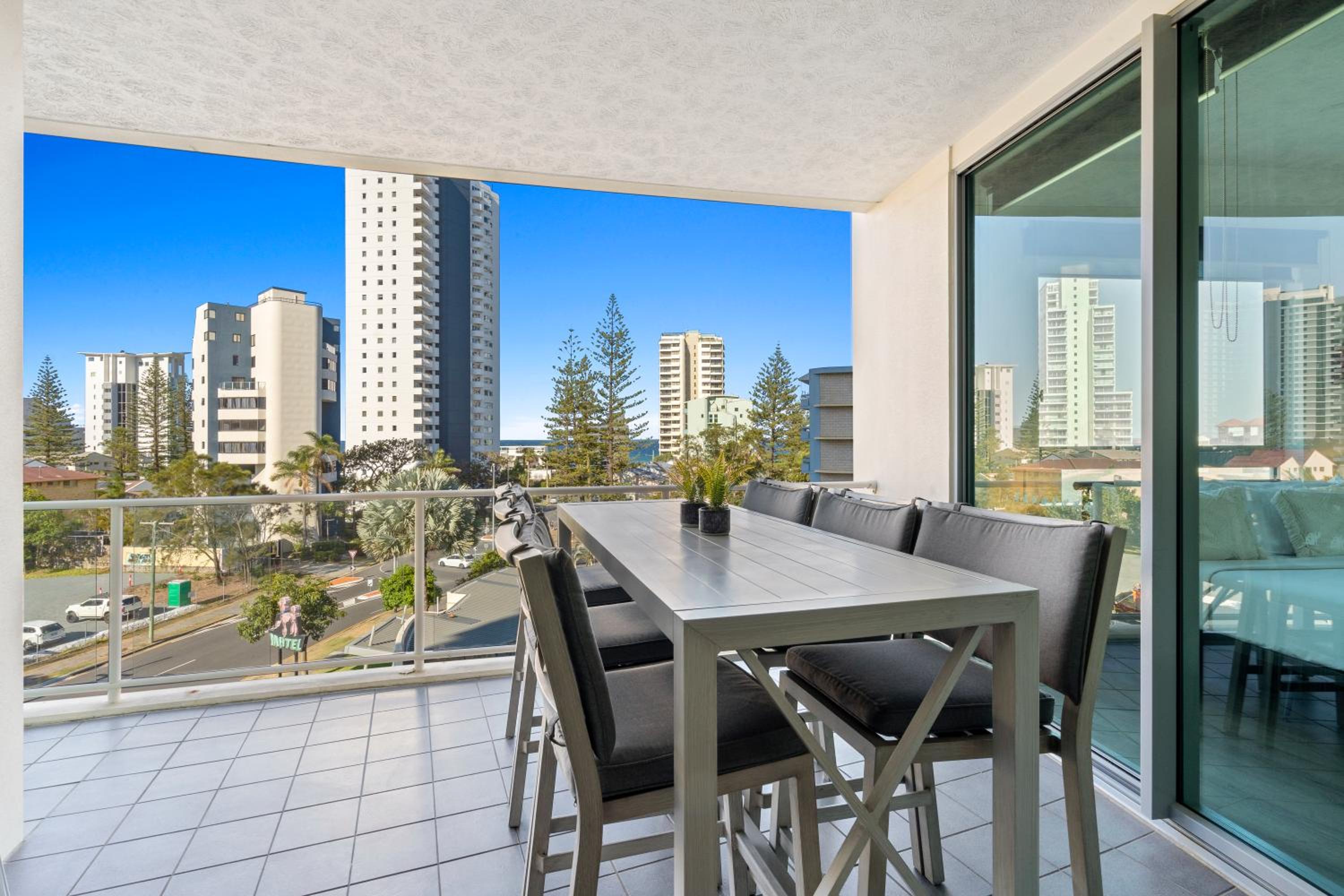 Wings Apartments - Q Stay