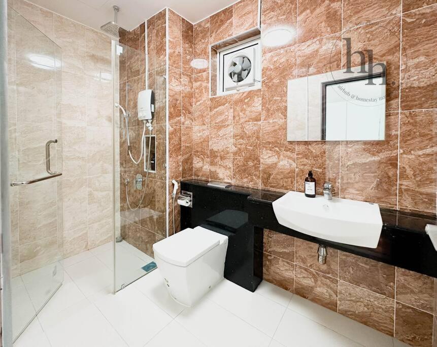 Paragon Seaview 30th Floor【2BR Near CIQ】Netflix