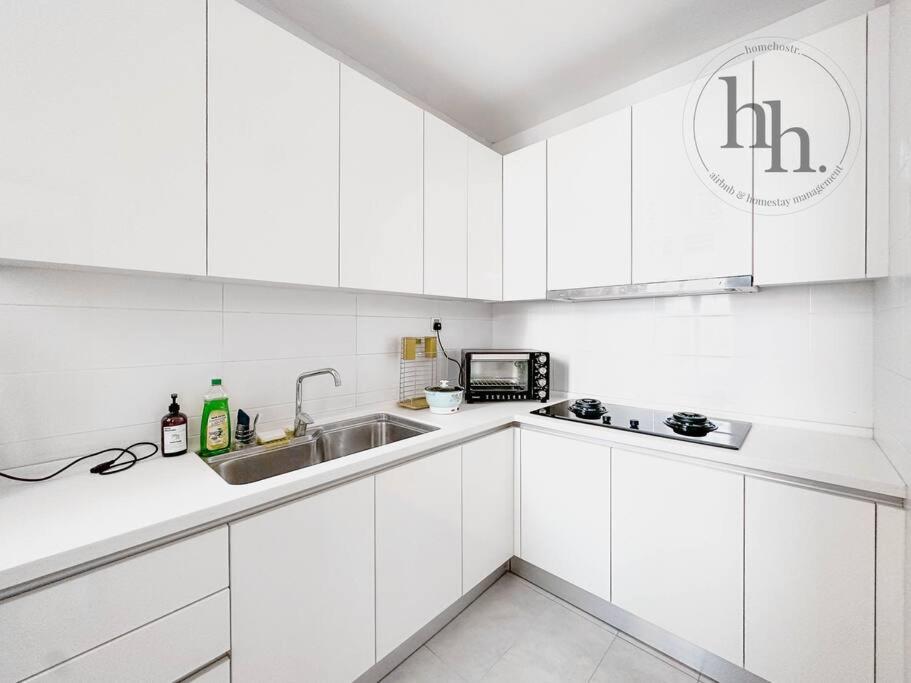 Paragon Seaview 30th Floor【2BR Near CIQ】Netflix