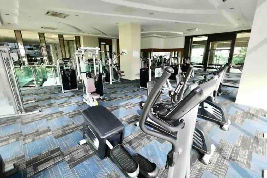 Paragon Seaview 30th Floor【2BR Near CIQ】Netflix