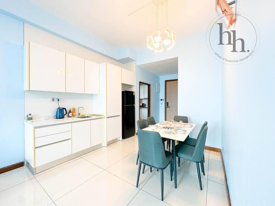 Paragon Seaview 30th Floor【2BR Near CIQ】Netflix