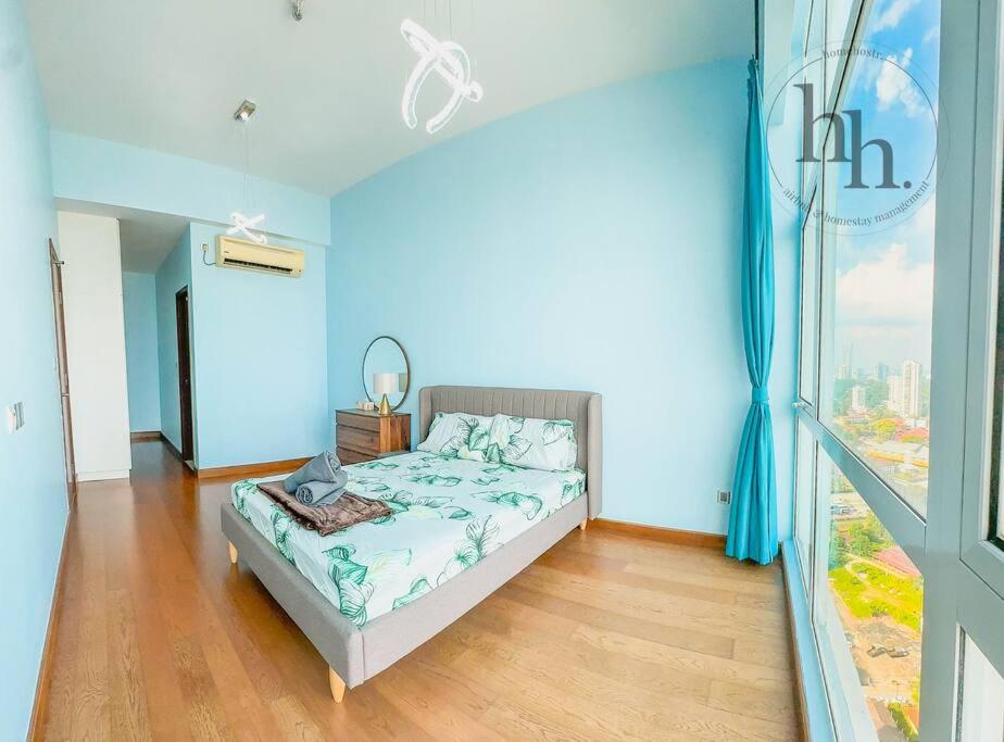 Paragon Seaview 30th Floor【2BR Near CIQ】Netflix