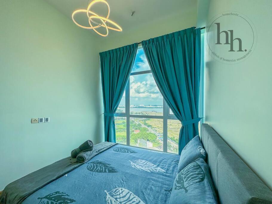 Paragon Seaview 30th Floor【2BR Near CIQ】Netflix