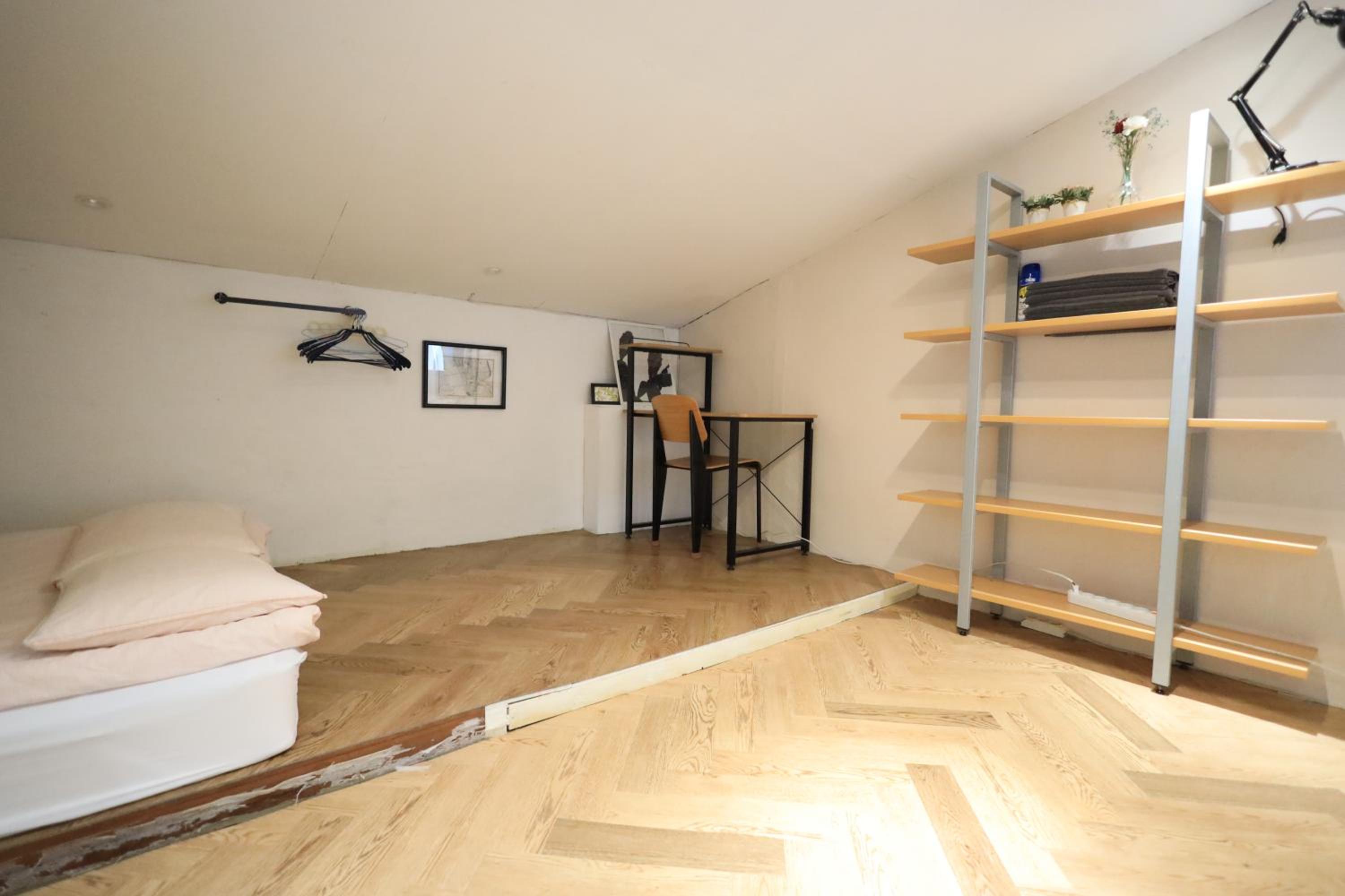 SISnBRO Guesthouse
