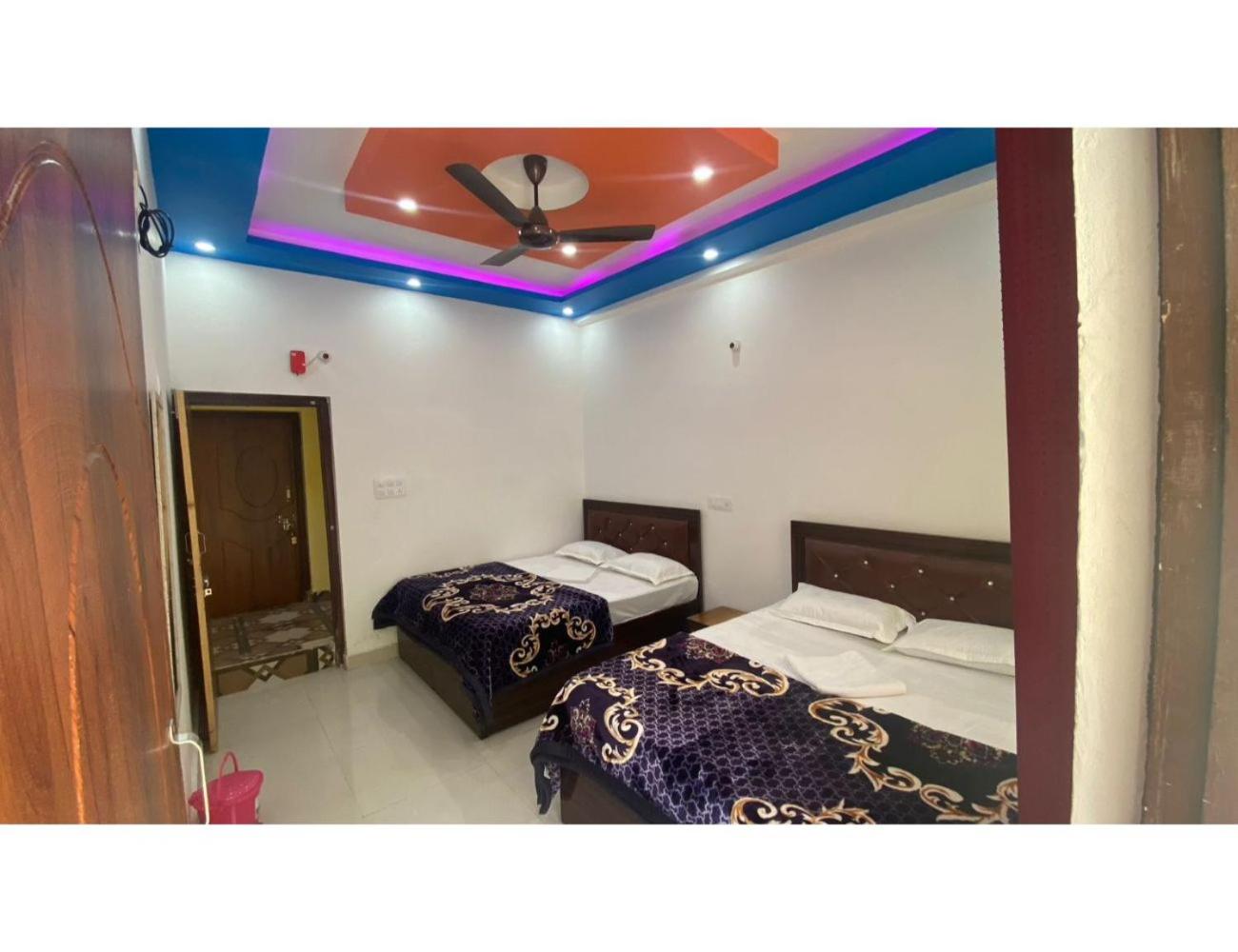 HOTEL . RD RESIDENCY, BARKOT view 2
