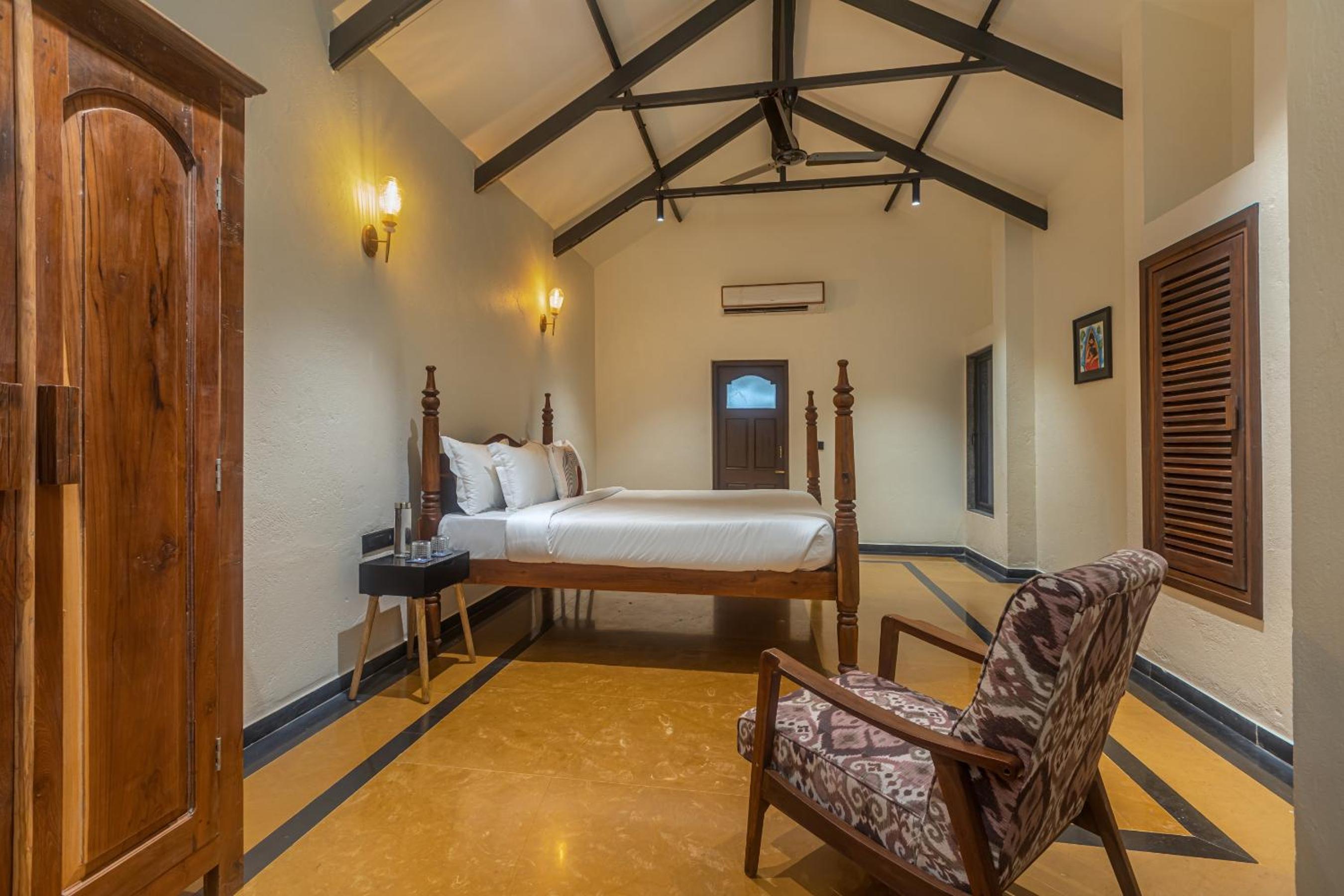 SaffronStays Amavi - 4BHK Villa in Dapoli with Lawn & Tropical Garden, Perfect for Family Celebrations