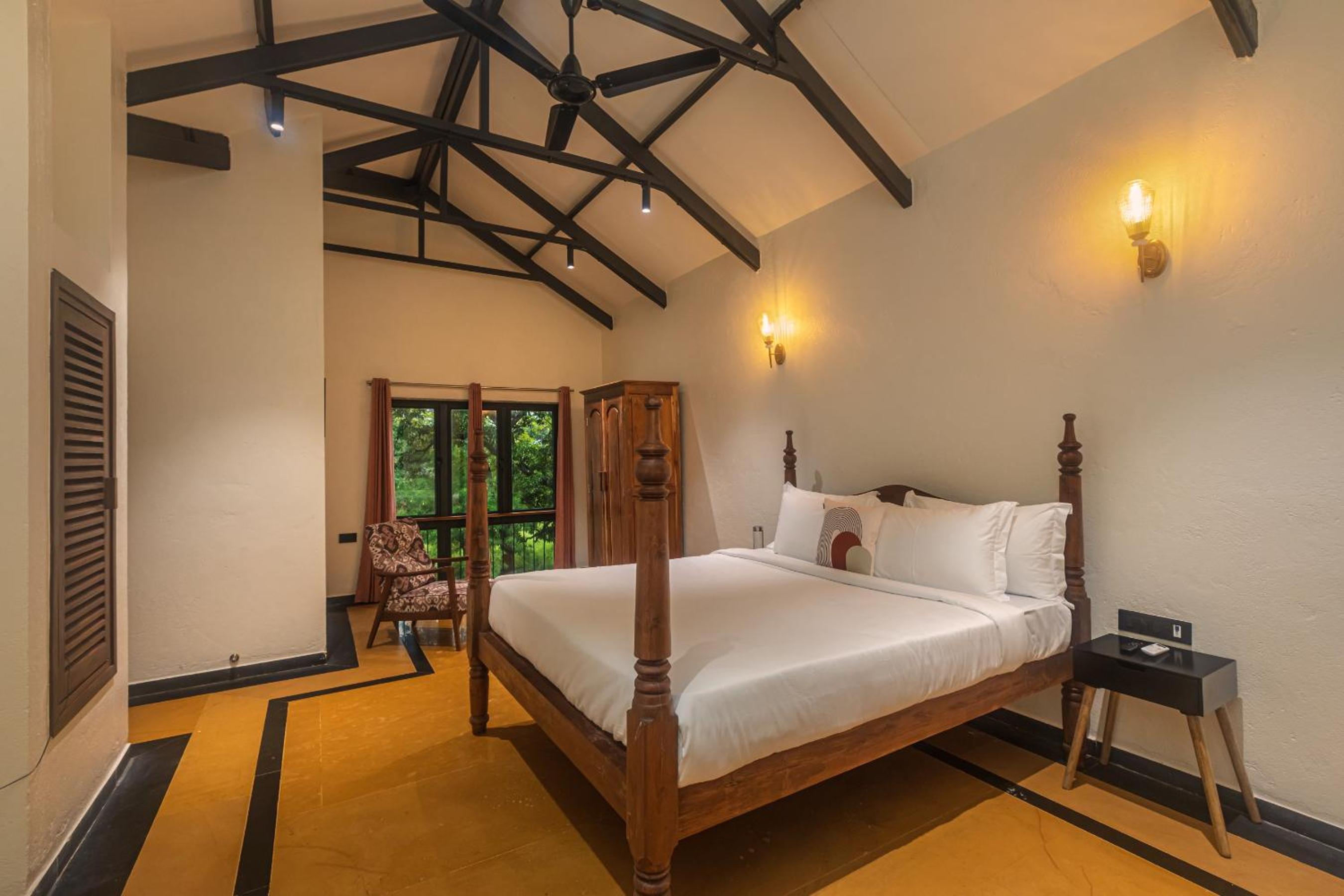 SaffronStays Amavi - 4BHK Villa in Dapoli with Lawn & Tropical Garden, Perfect for Family Celebrations