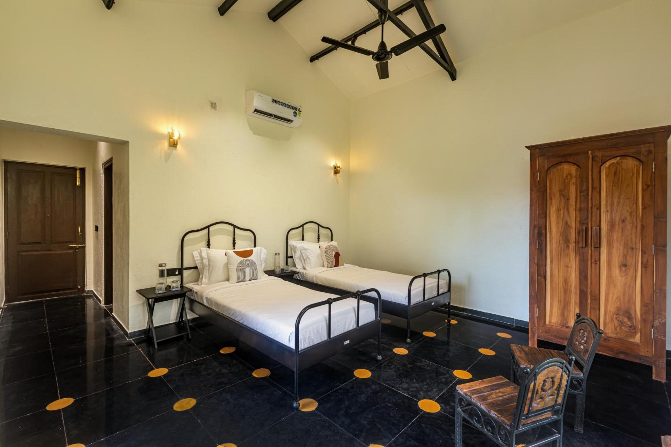 SaffronStays Amavi - 4BHK Villa in Dapoli with Lawn & Tropical Garden, Perfect for Family Celebrations