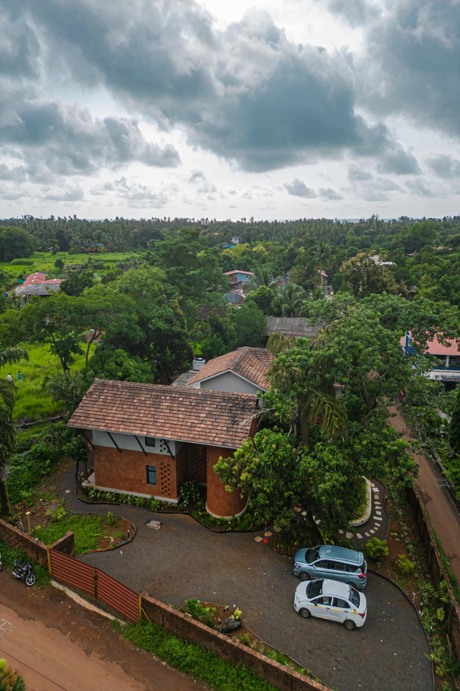 SaffronStays Amavi - 4BHK Villa in Dapoli with Lawn & Tropical Garden, Perfect for Family Celebrations