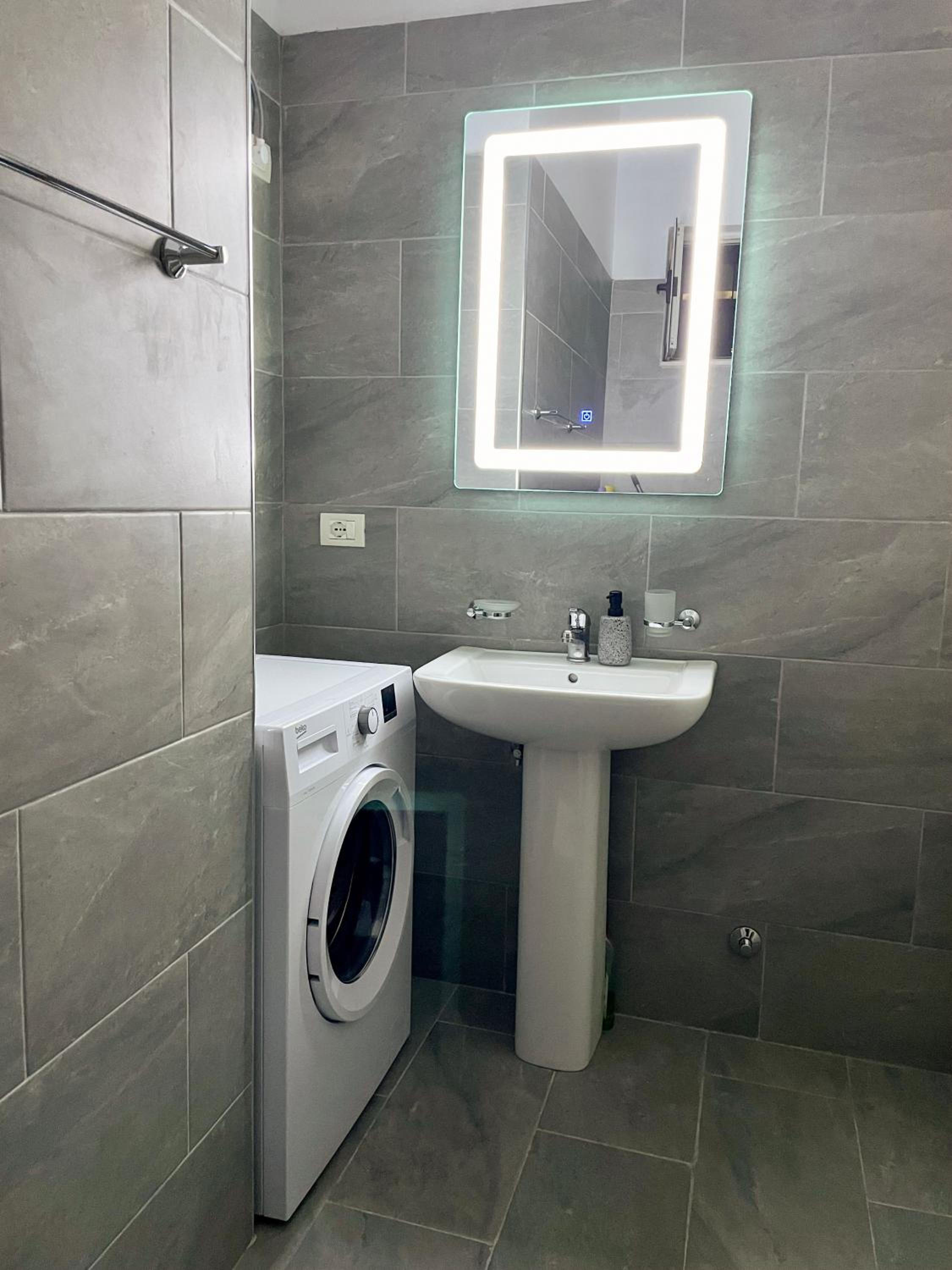 Home Inn Apartment 2 near City Center